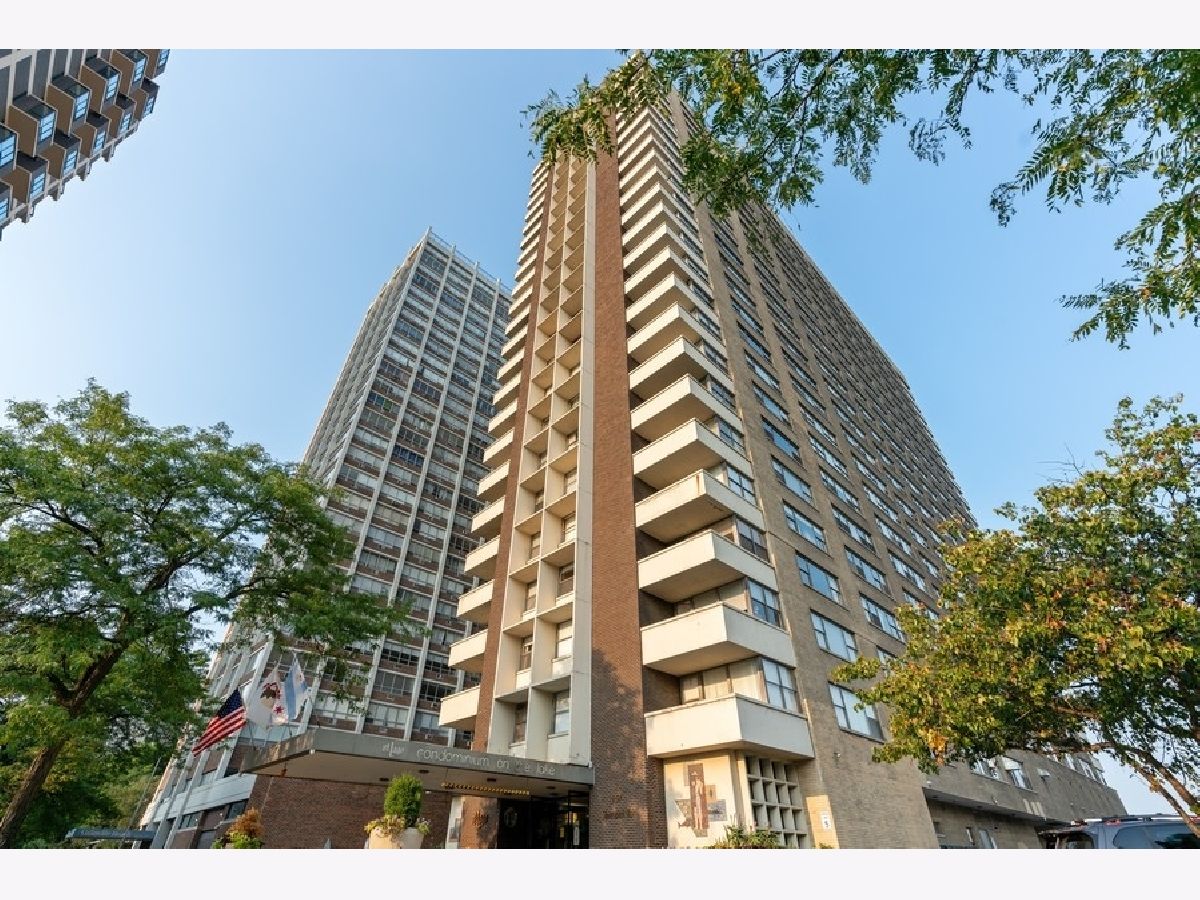 Condominiums Rented El Lago Chicago Illinois, 6157 Sheridan