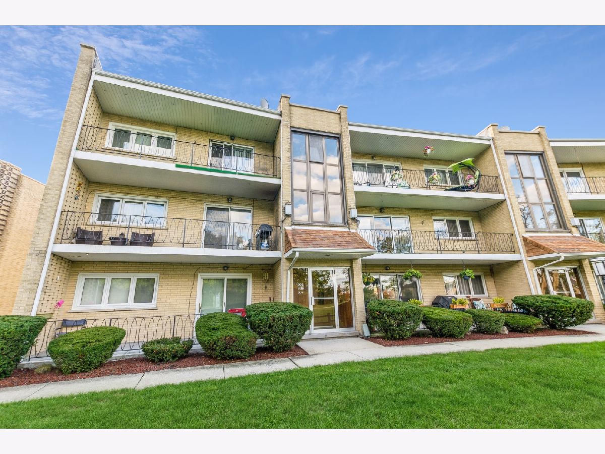 Condominiums Sold Great Oaks Hickory Hills Illinois, 9510 86th