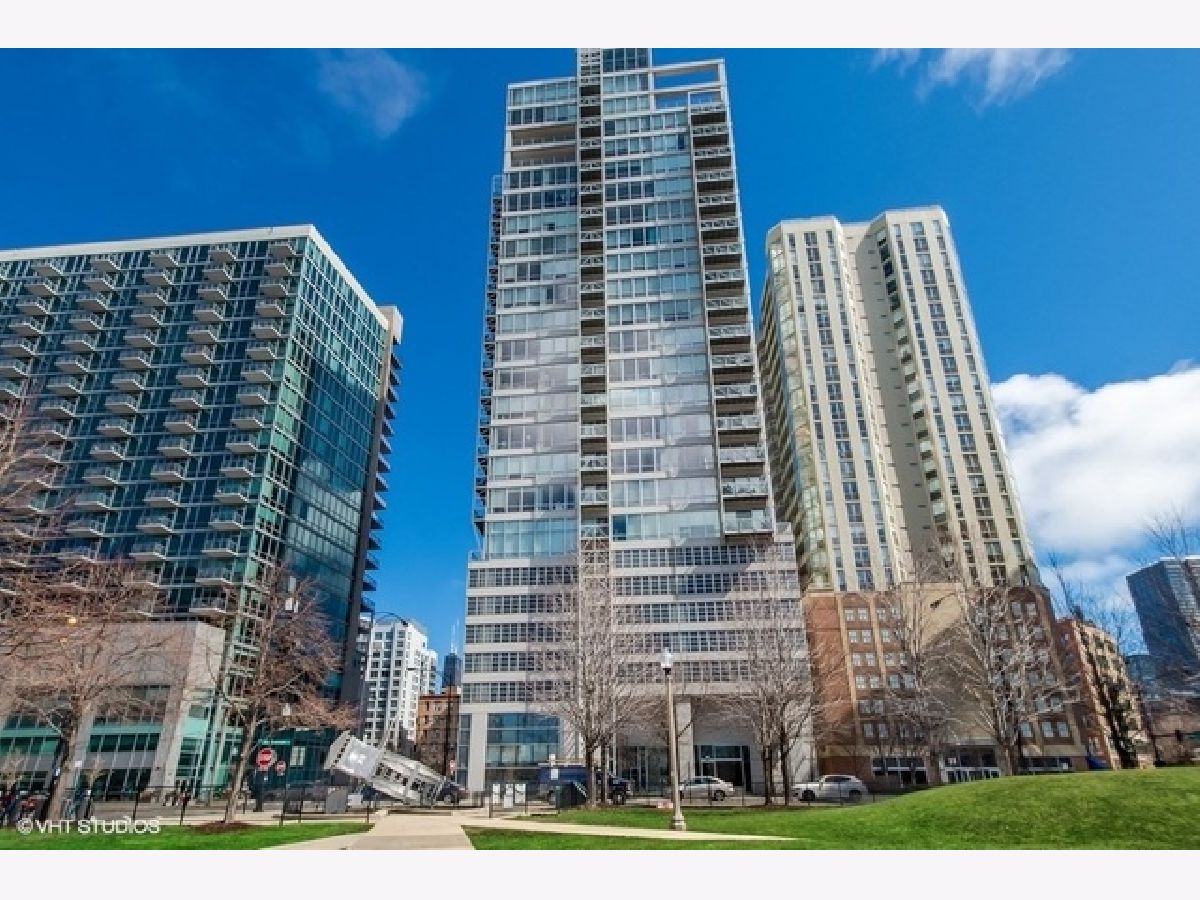 Condominiums Sold Kingsbury On The Park Chicago Illinois, 653 Kingsbury