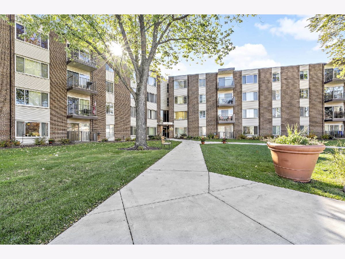 Condominiums Sold Park Towne Palatine Illinois, 140 Wood