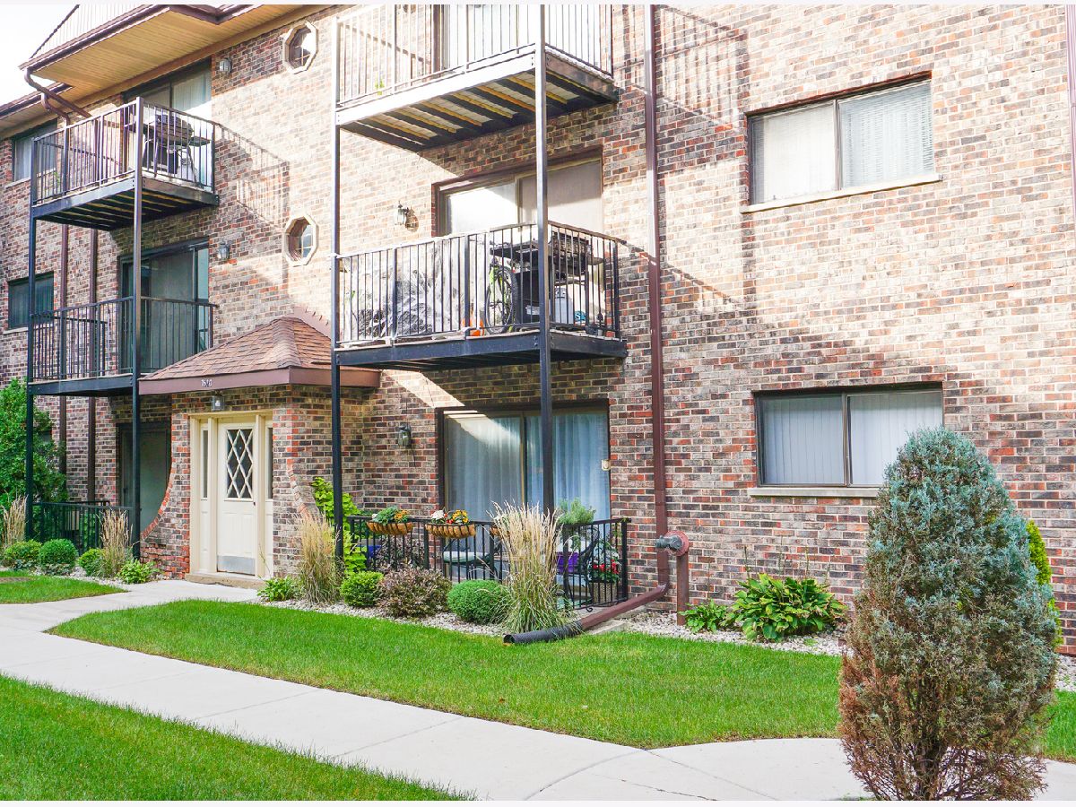Condominiums Sold Oriole Point Condos Harwood Heights Illinois, 7620 Lawrence