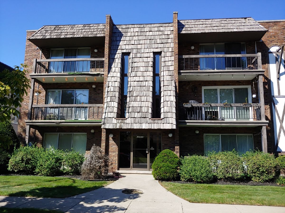 Condominiums Sold Kilpatrick Lawn Condos Oak Lawn Illinois, 10904 Kilpatrick