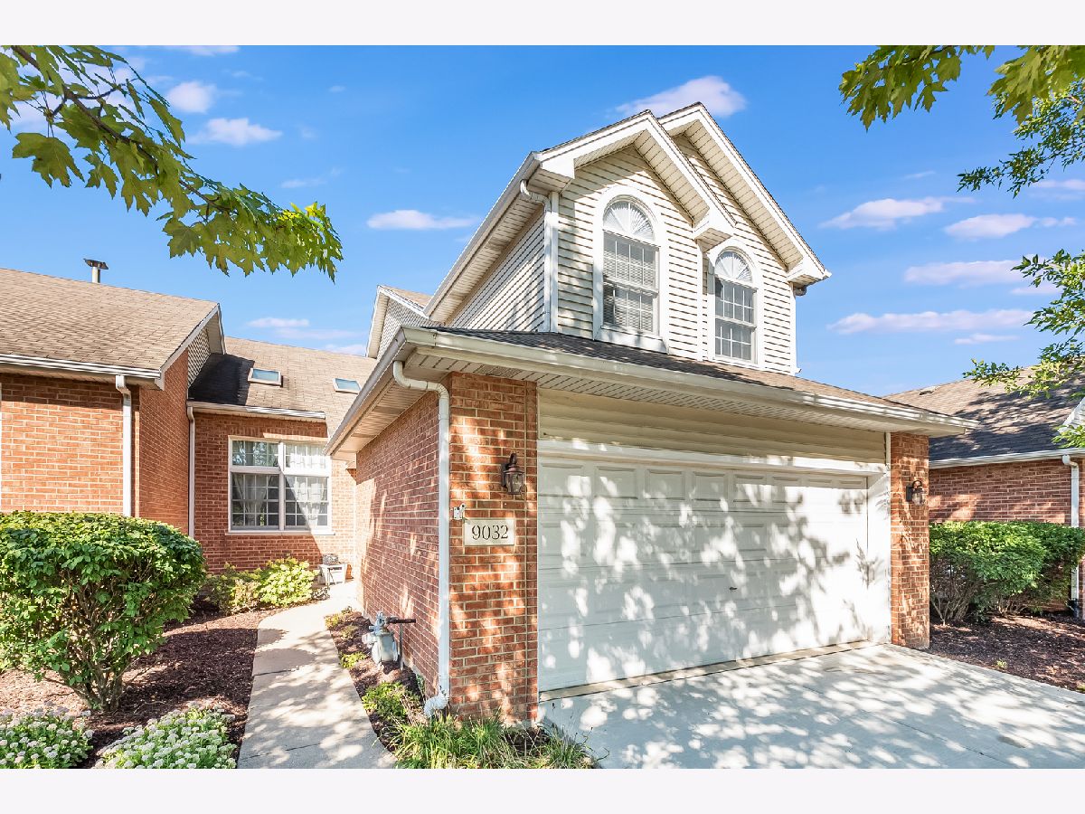 Townhomes Sold Water Tower Reserve Woodridge Illinois, 9032 Francis