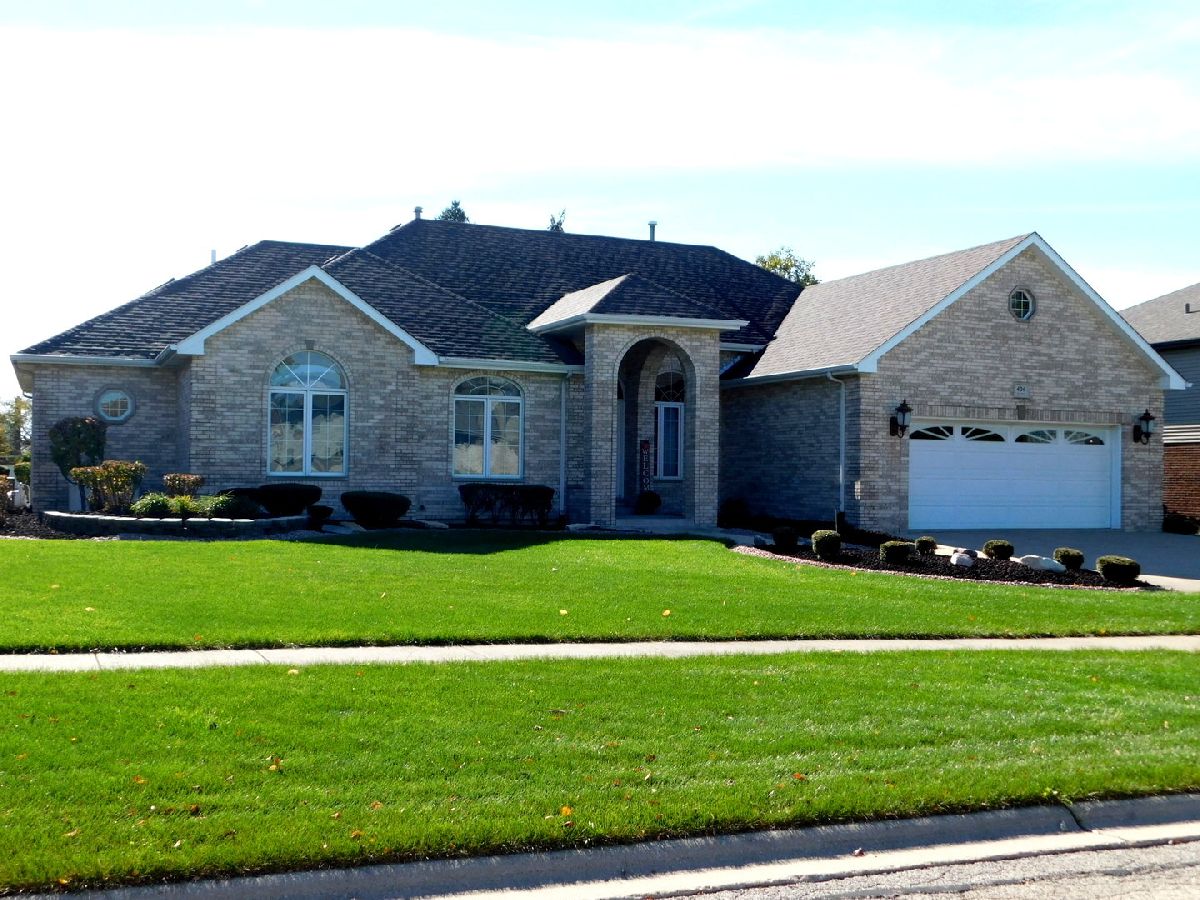 Homes Sold Wildwood Club Estates New Lenox Illinois, 404 Heartland