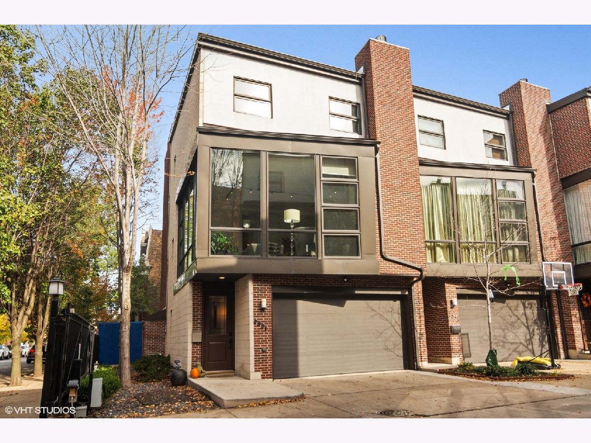 Townhomes Sold Bosworth Place Chicago Illinois, 2321 Bosworth
