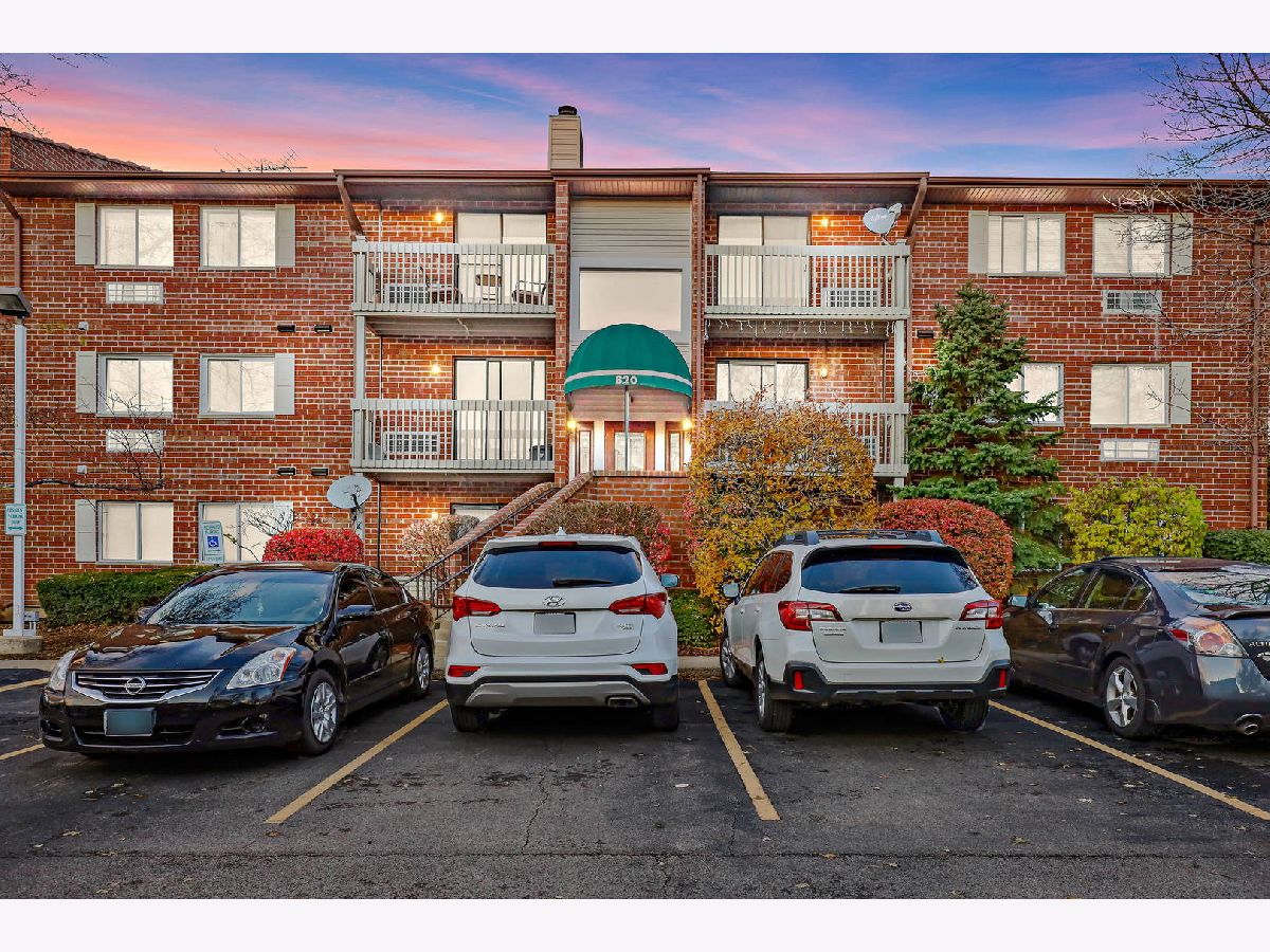 Condominiums Sold Lakewood Villas Vernon Hills Illinois, 820 Lakeside