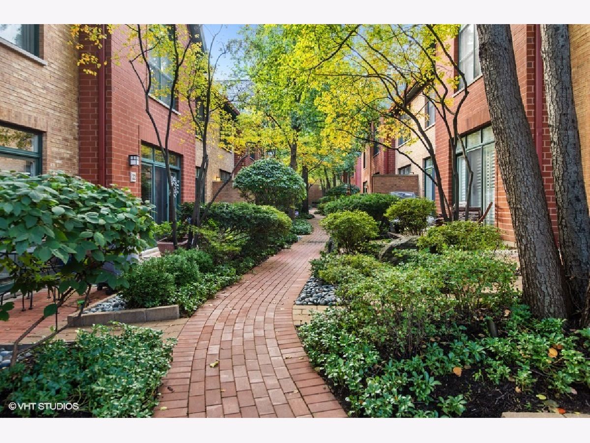 Townhomes & Condos Sold Wolcott Row Chicago Illinois, 1801 Diversey