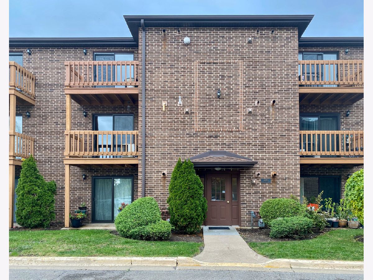 Condominiums Rented The Trails At Abbeywood Lisle Illinois, 2246 Abbeywood