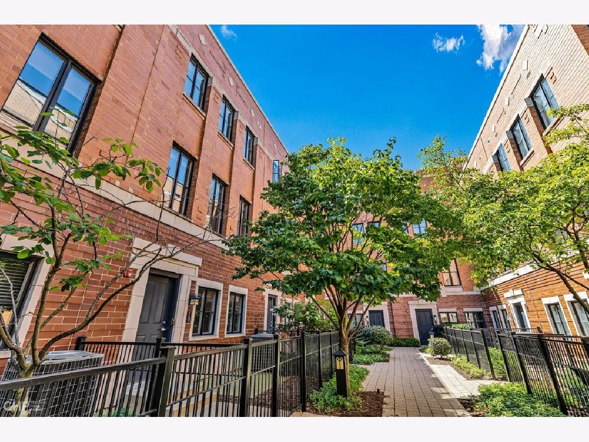 Townhomes Sold Chelsea Townhomes Chicago Illinois, 1137 Monroe