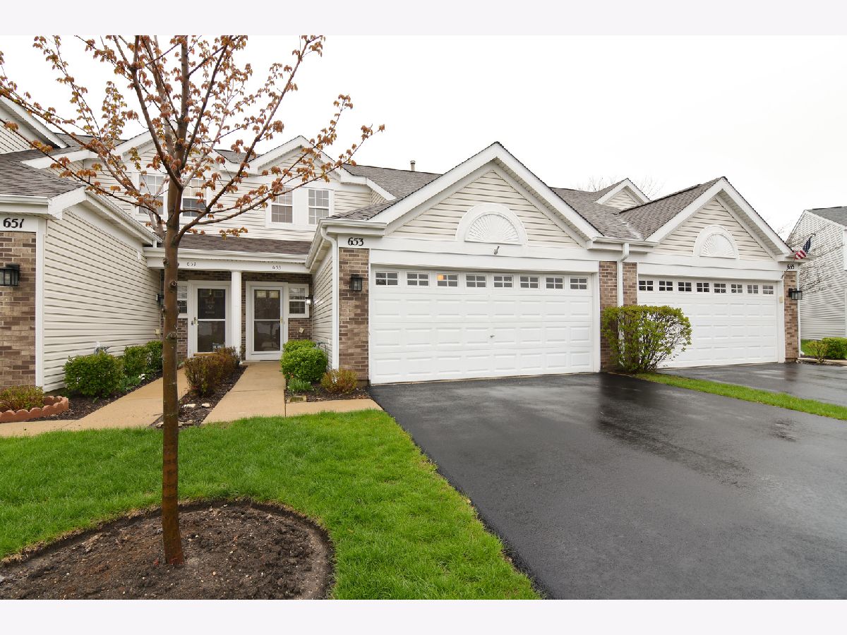 Homes & Townhomes & Condos Rented Painted Lakes Lake Villa Illinois, 653 Winchester