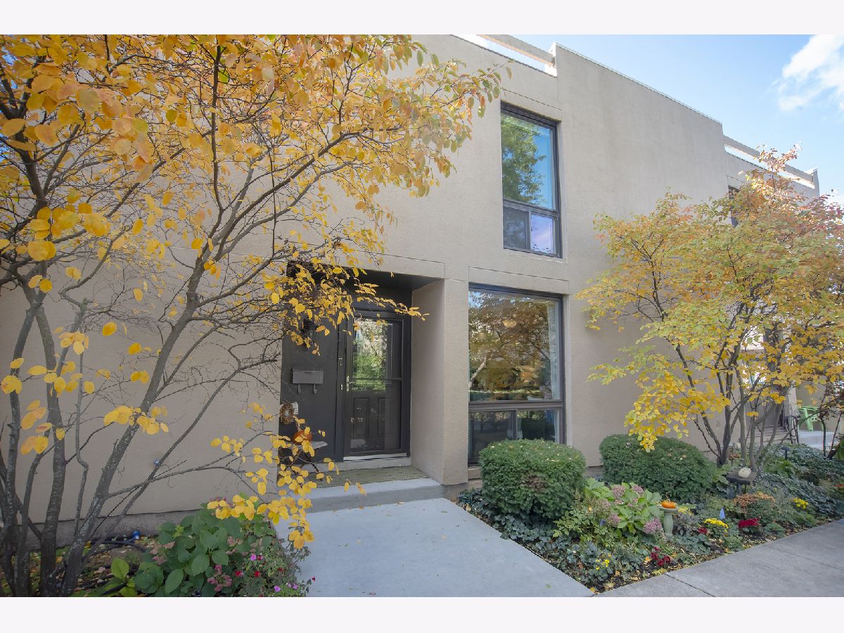 Townhomes & Condos Sold Atrium Elmhurst Illinois, 7 Oak Tree