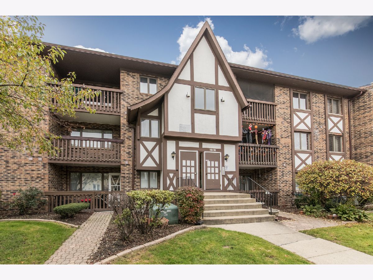 Condominiums Sold Lawncastle Cove Oak Lawn Illinois, 10400 Circle
