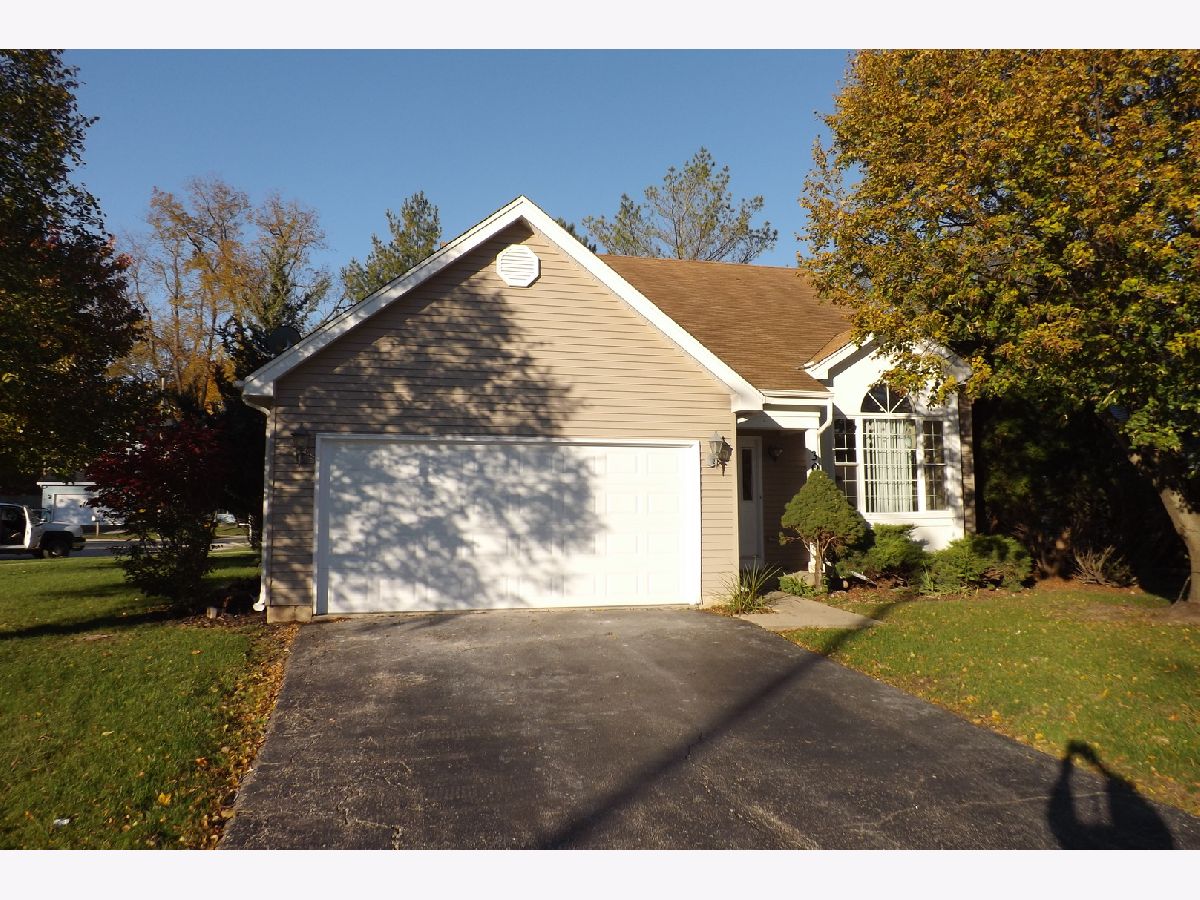 Homes Sold Oak Meadows Carpentersville Illinois, 301 Vana
