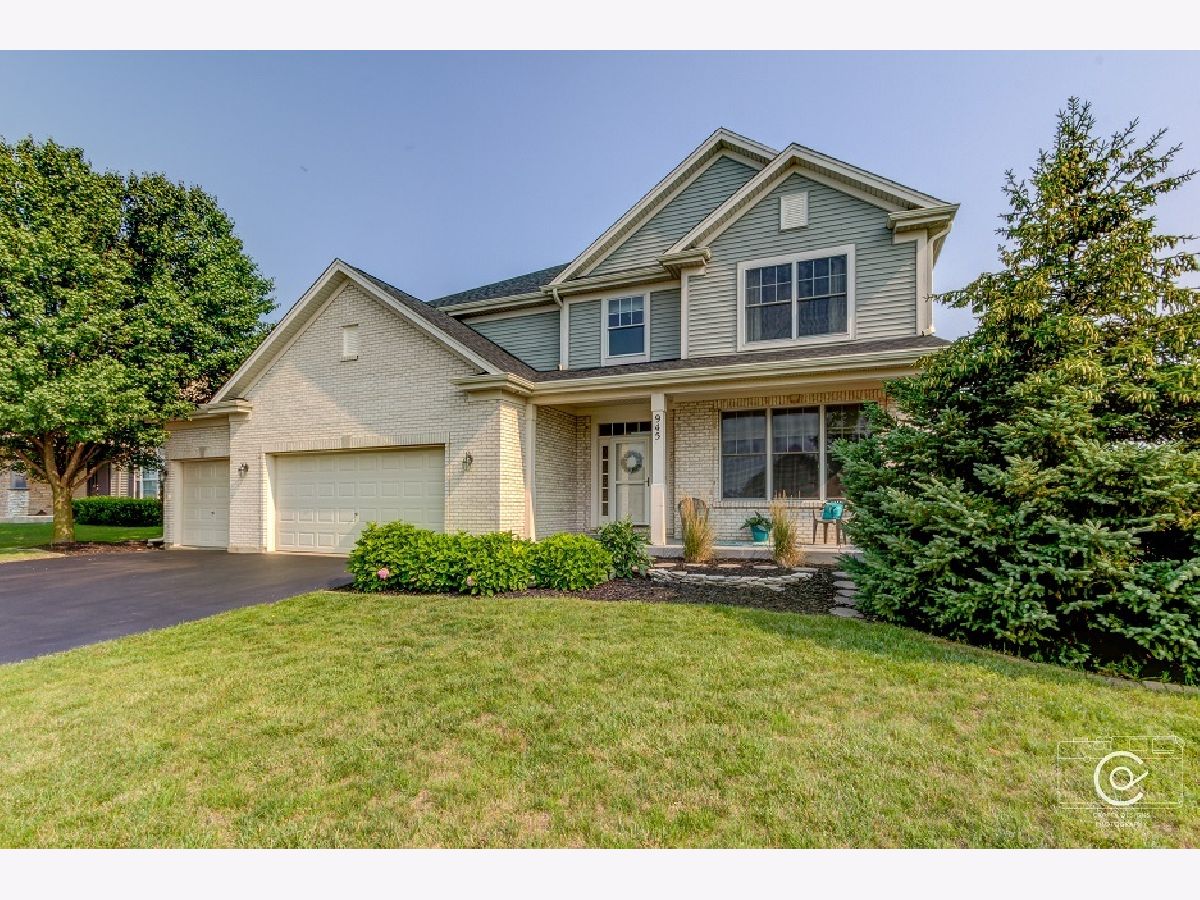 Homes Sold Sycamore Creek Sycamore Illinois, 945 Republic