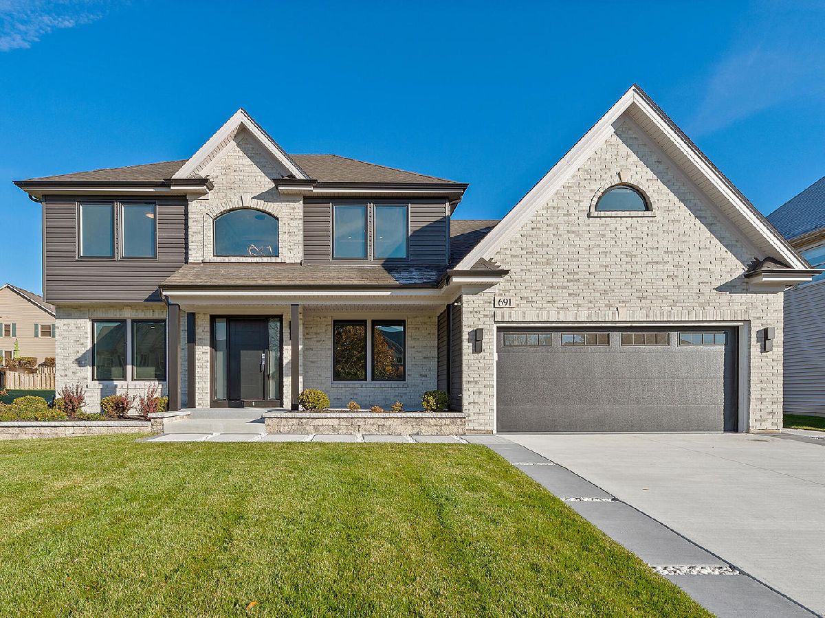 Homes Sold Prairie Meadows West Chicago Illinois, 691 Meadowview