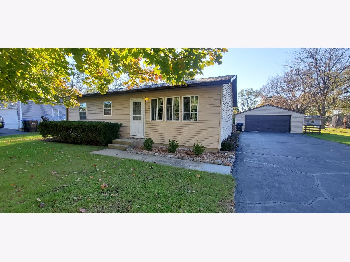 Homes Rented Eastwood Manor Mchenry Illinois, 2301 Manor