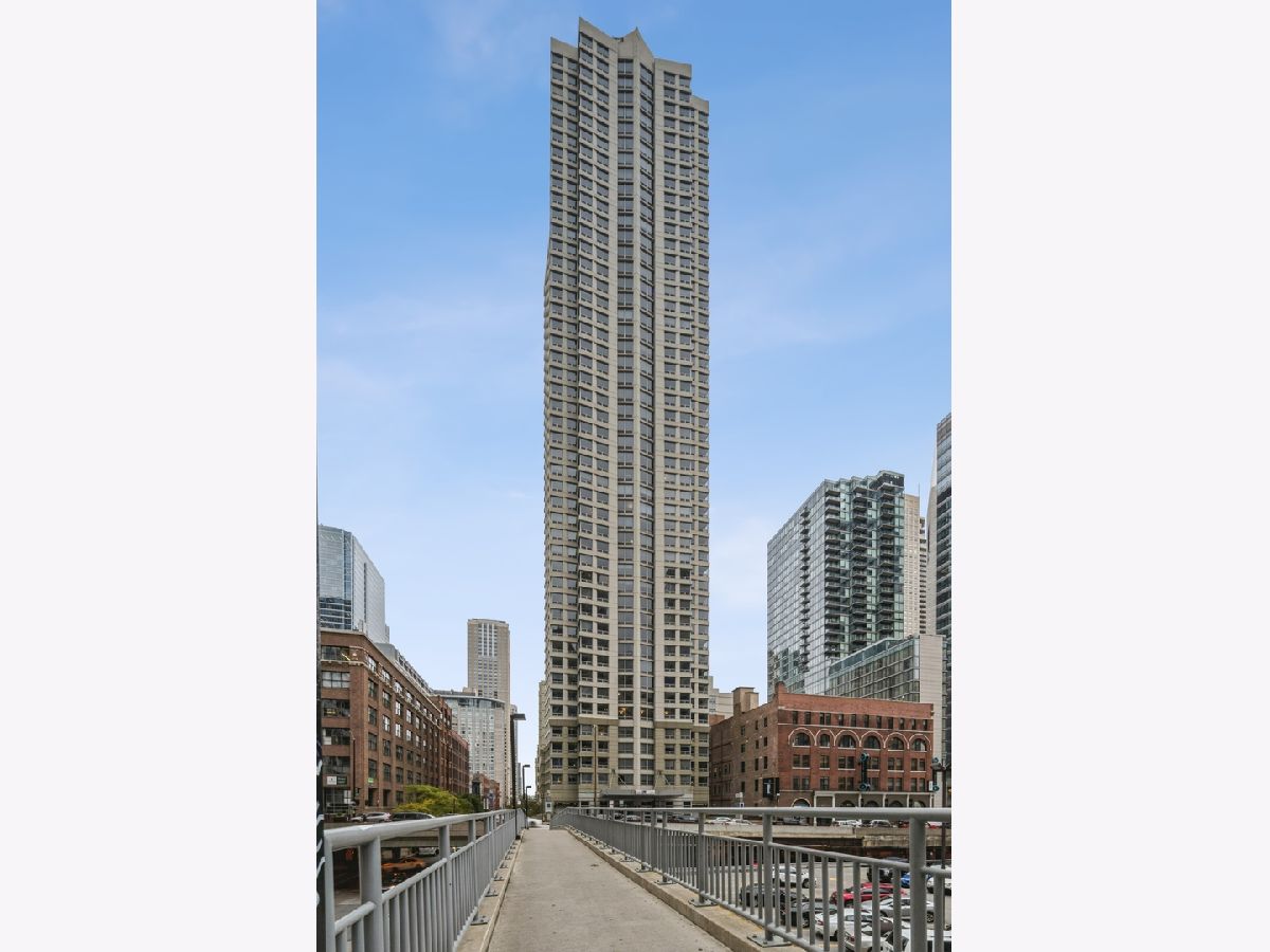 Condominiums Sold Plaza 440 Private Residences Chicago Illinois, 440 Wabash