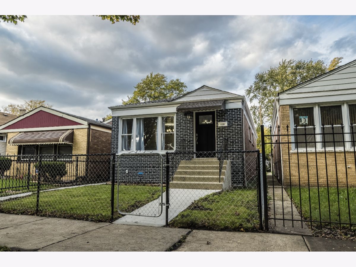Homes & Condos & Townhomes Sold Beverly Woods Chicago Illinois, 1328 112th