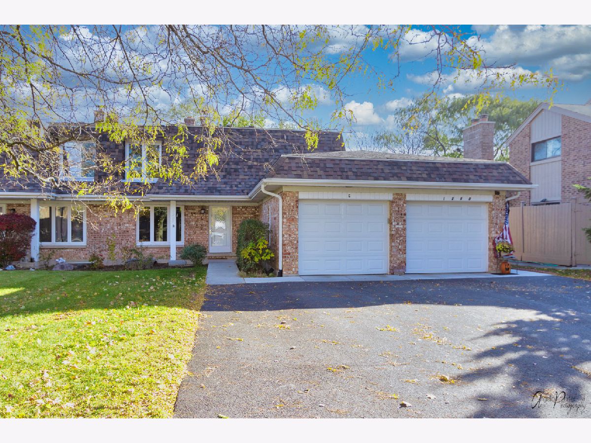 Townhomes Rented Mohawk Point Lake Zurich Illinois, 120 Mohawk