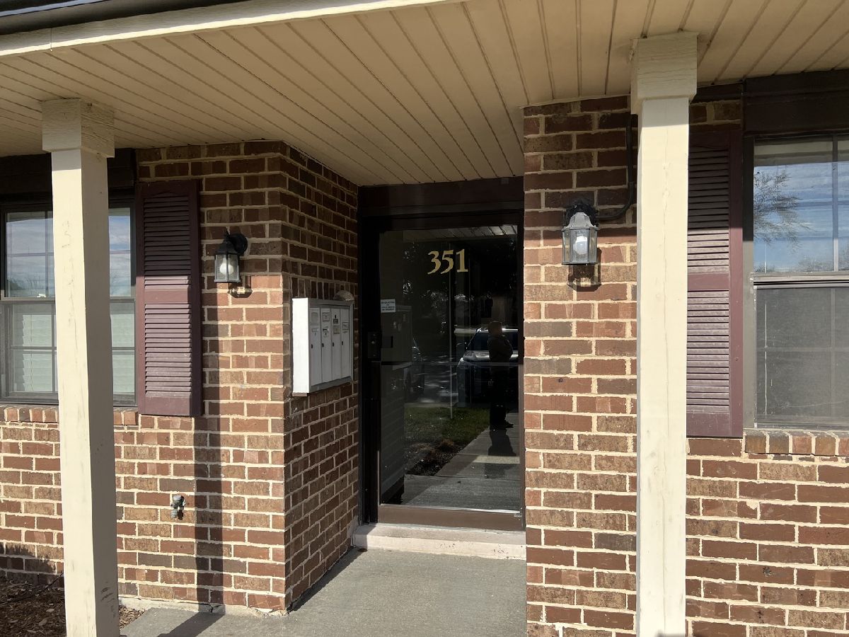 Condos & Townhomes Rented Jefferson West Naperville Illinois, 351 Whispering Hills