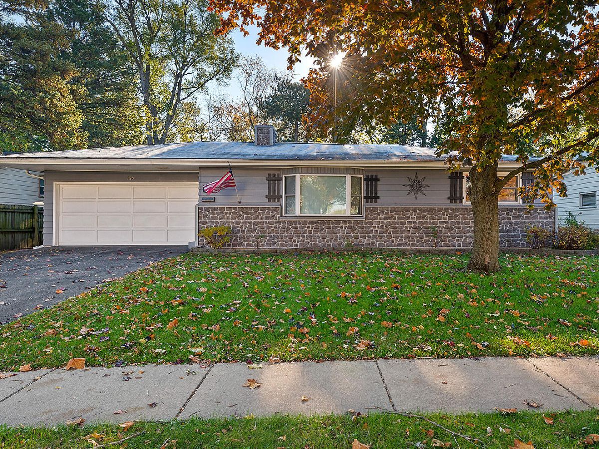 Homes Sold Fairview Plaza St Charles Illinois, 128 Walnut