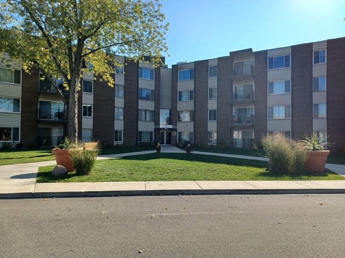 Condominiums Sold Park Towne Palatine Illinois, 140 Wood