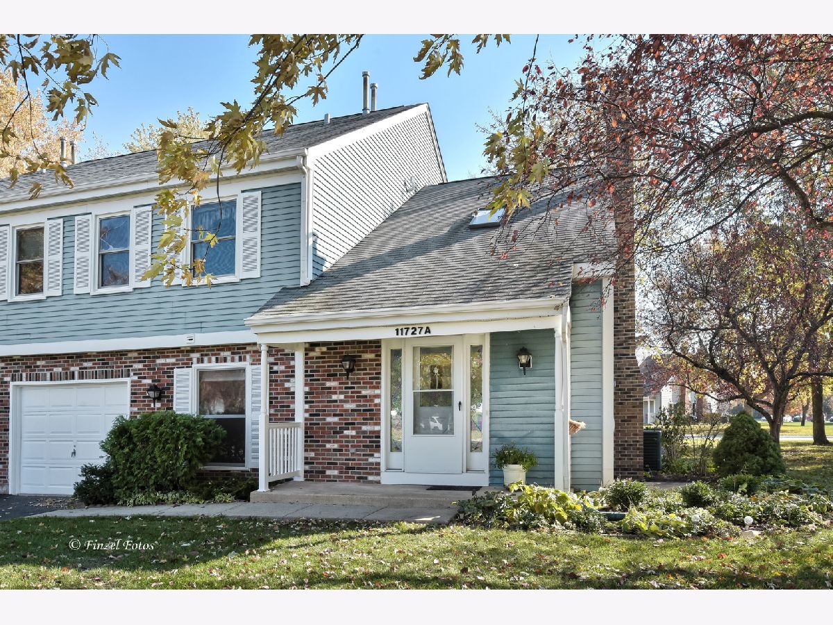 Townhomes & Condos & Homes Sold Woodcreek Huntley Illinois, 11727 Davey