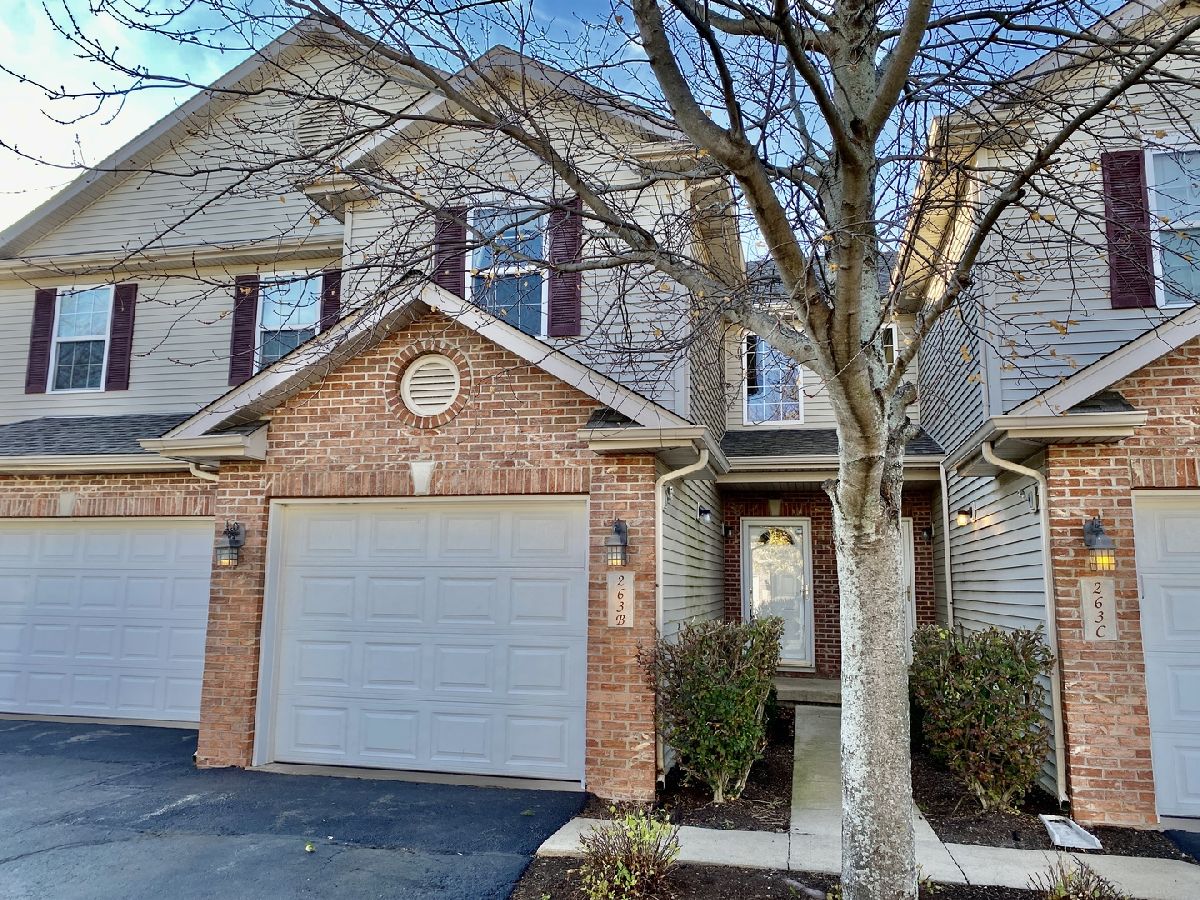 Townhomes Rented Wynstone Village Dekalb Illinois, 263 Bent Grass