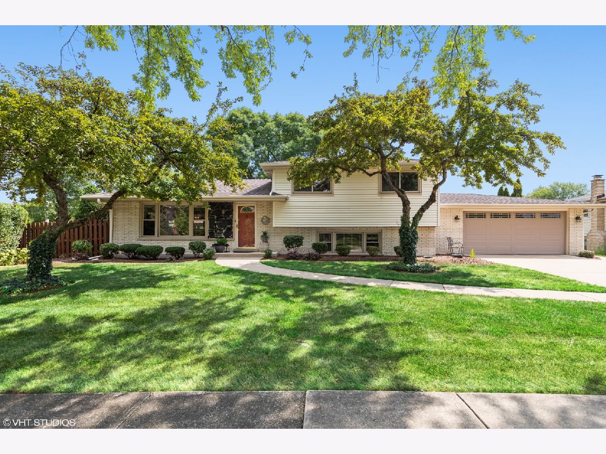 Homes Sold Rosehill Estates Downers Grove Illinois, 9S161 Kearney