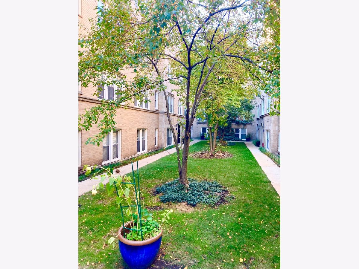 Condominiums Rented Ravenswood Court Chicago Illinois, 4510 Ashland