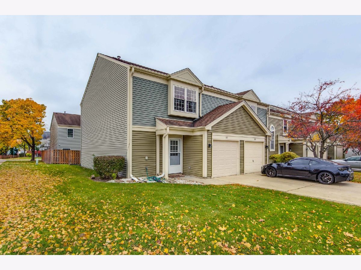 Townhomes Sold Laurel Crossing Hanover Park Illinois, 682 Canterbury