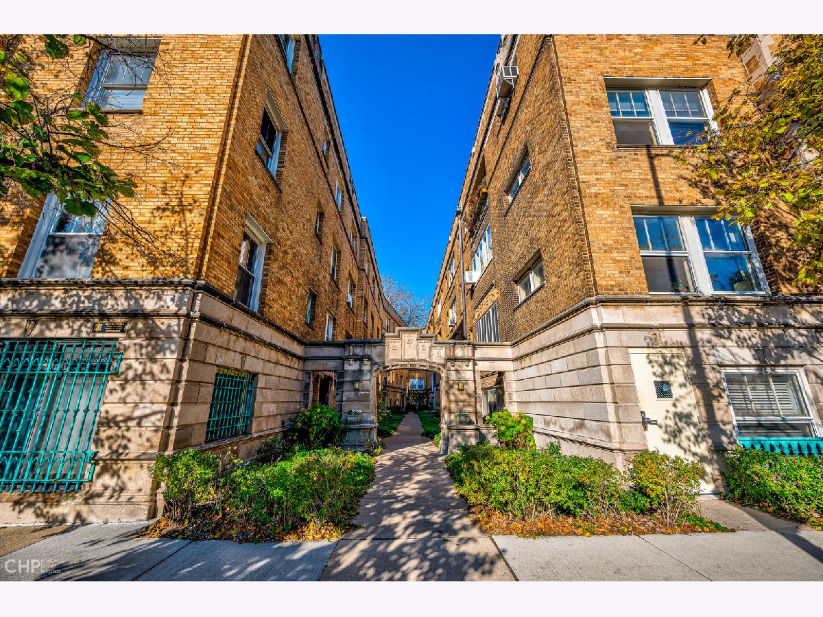 Condominiums & Homes Sold Hyde Park Manor Chicago Illinois, 1522 59th