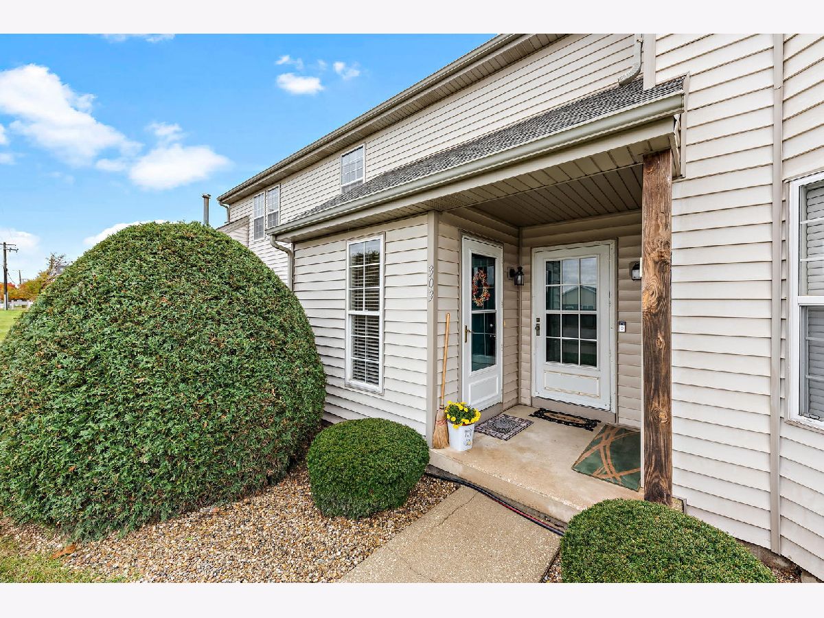 Condos & Townhomes Sold Northbrook Bourbonnais Illinois, 303 Chesterfield