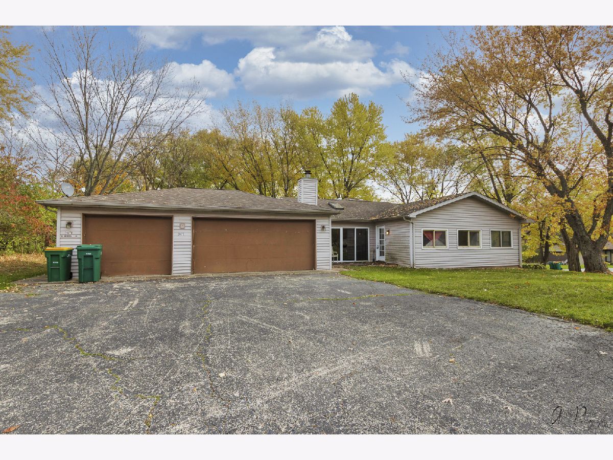 Homes & Condos & Townhomes Sold Cedar Crest Lake Villa Illinois, 24876 Ravine