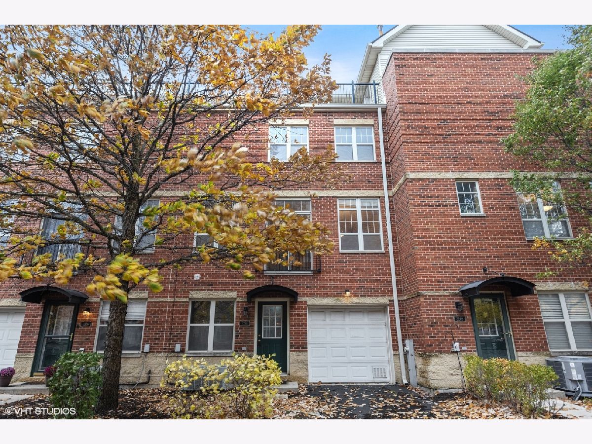 Townhomes Sold Belmont River Club Chicago Illinois, 3258 Bay