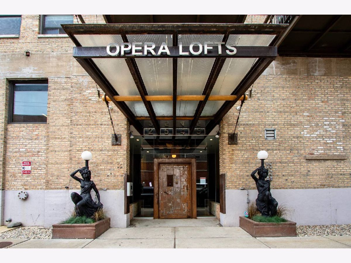 Condominiums Sold Opera Lofts Chicago Illinois, 2545 Dearborn