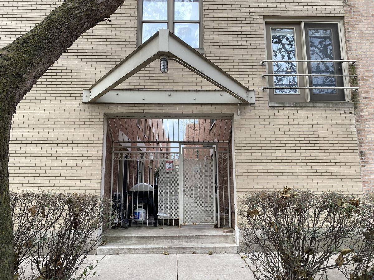 Condos & Townhomes & Homes Rented Hawthorne Place Chicago Illinois, 1100 Cornelia