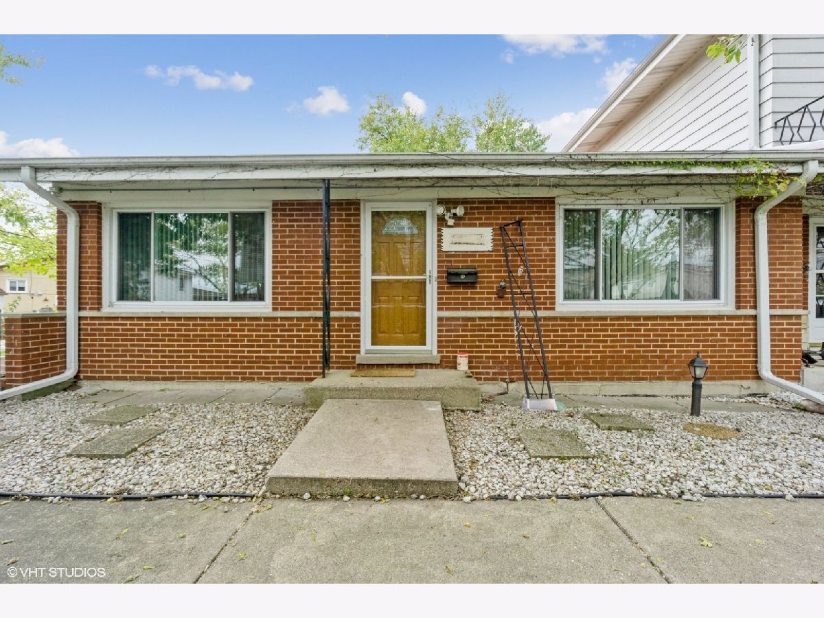 Townhomes & Homes Sold Chesterfield Gardens Niles Illinois, 7017 Greenleaf