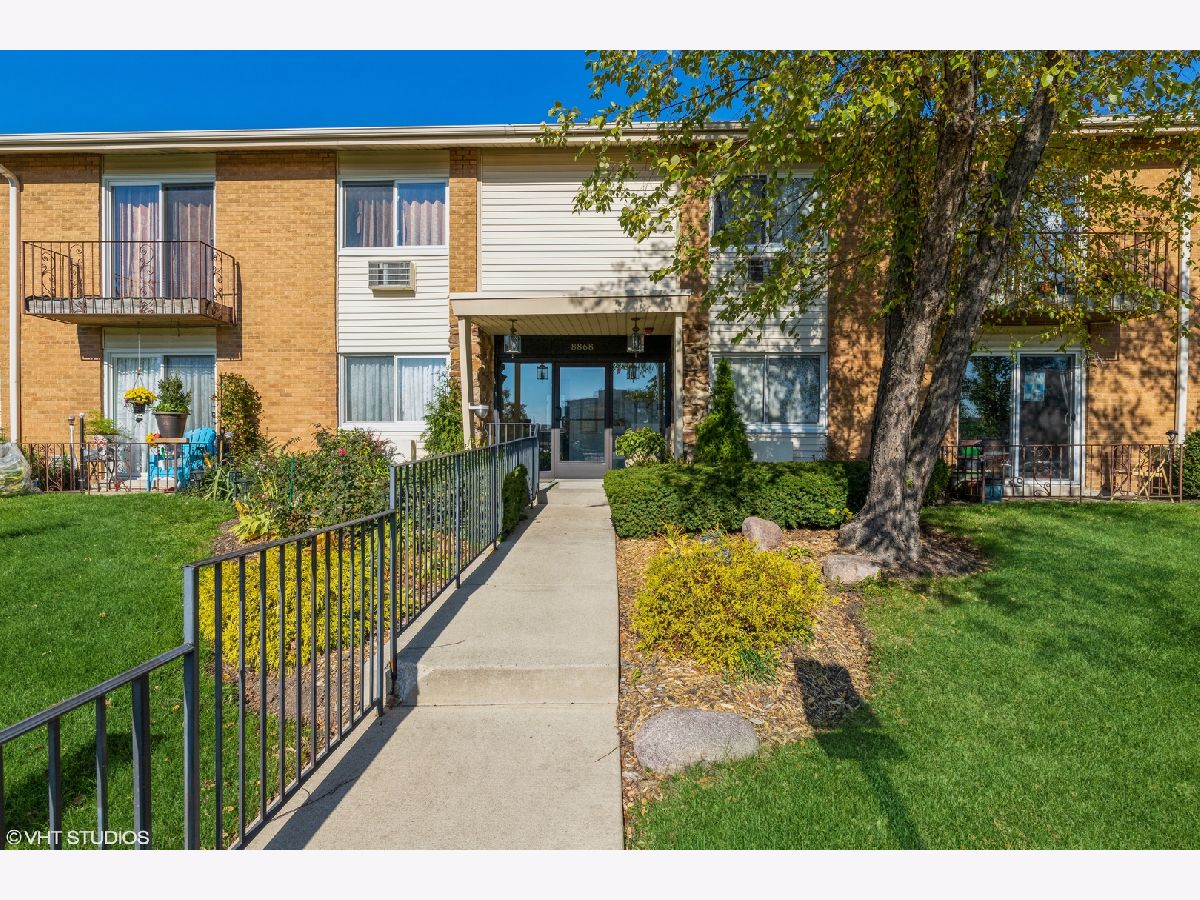 Condominiums Rented Courtland Square Des Plaines Illinois, 8868 Kenneth