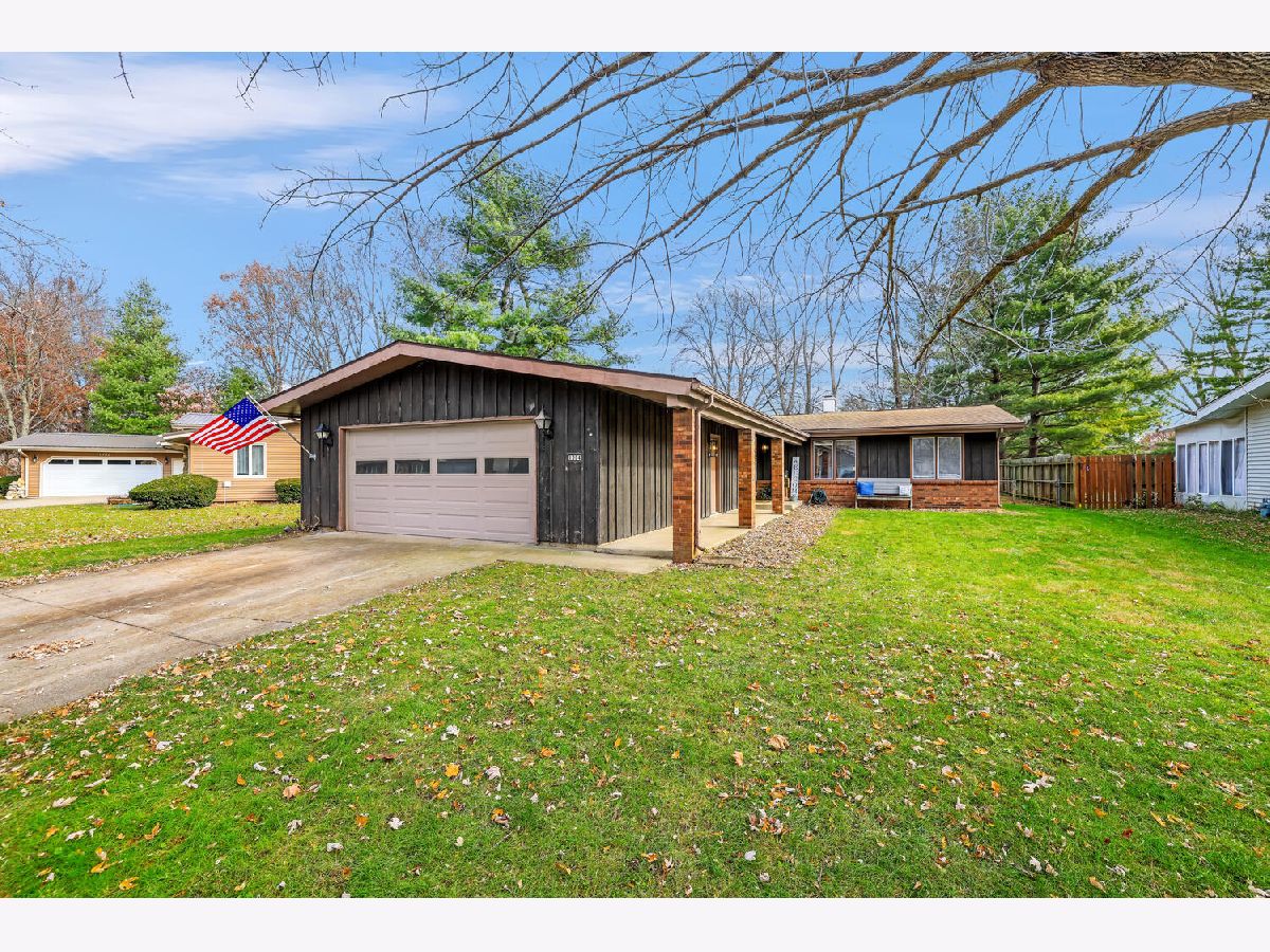 Homes Sold Sunny Dale Acres Mahomet Illinois, 1004 Marietta