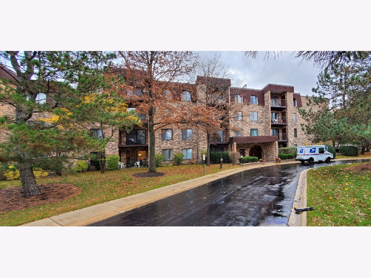 Condominiums & Homes Rented Salceda Del Norte Northbrook Illinois, 2005 Valencia