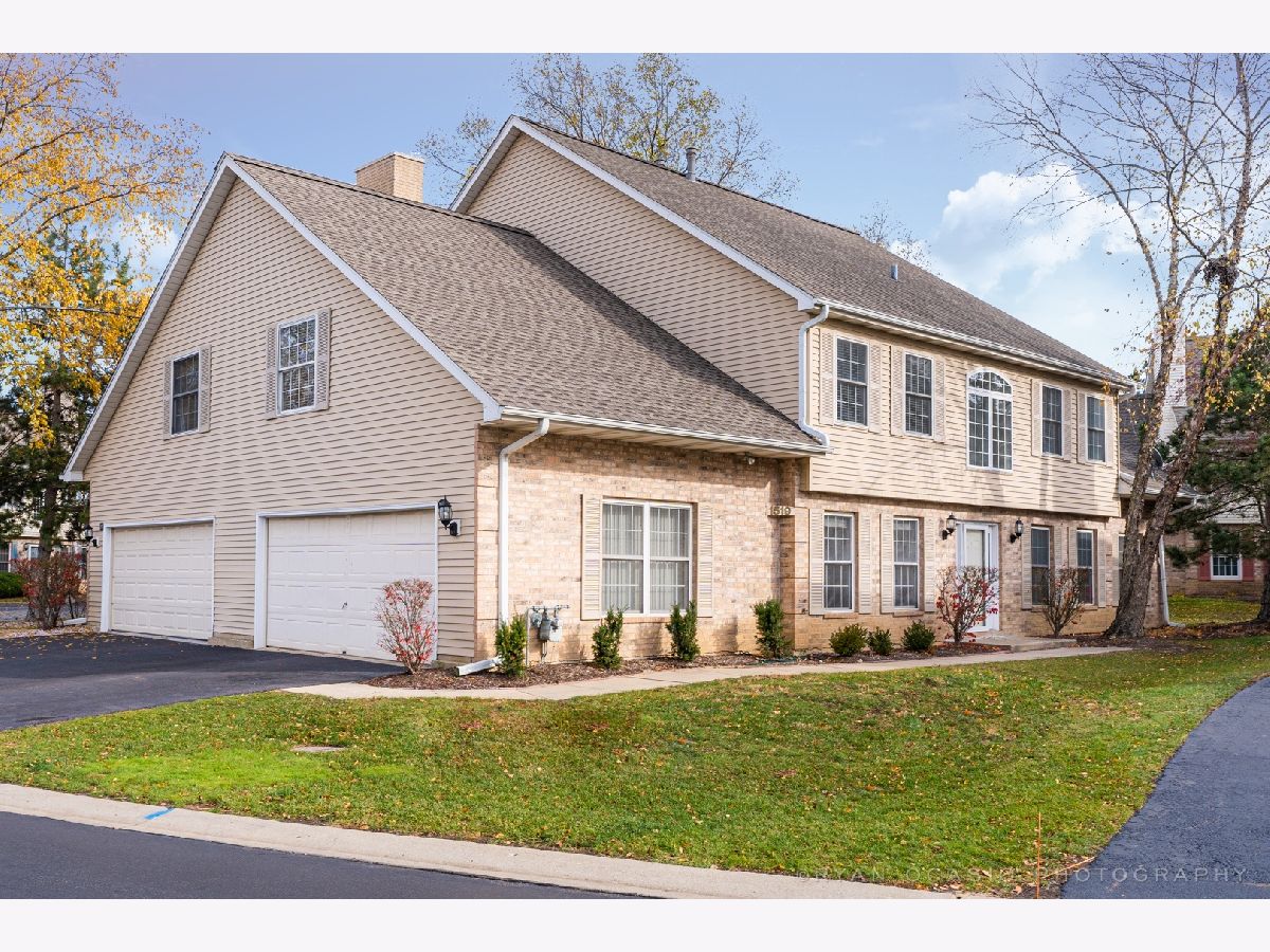 Townhomes & Condos Sold Laurel Oaks Streamwood Illinois, 1519 Laurel Oaks
