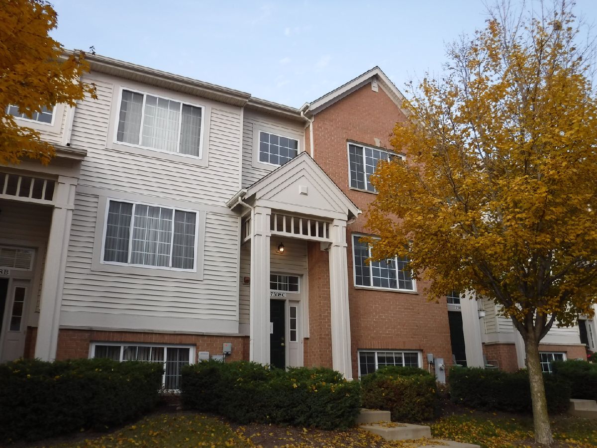 Townhomes & Condos Rented Bridgeview Place Bridgeview Illinois, 7508 Claridge