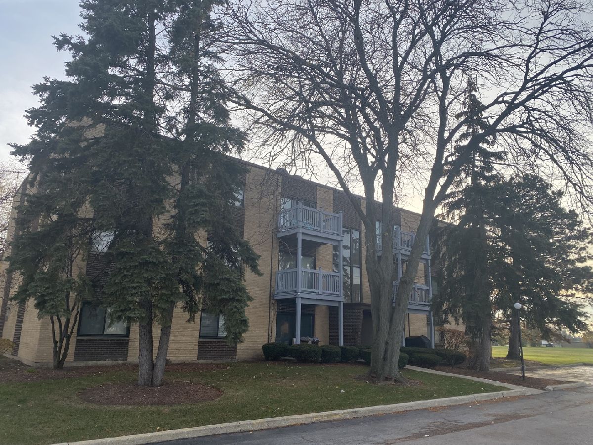 Condominiums Sold Pinecrest Prospect Heights Illinois, 15 Piper