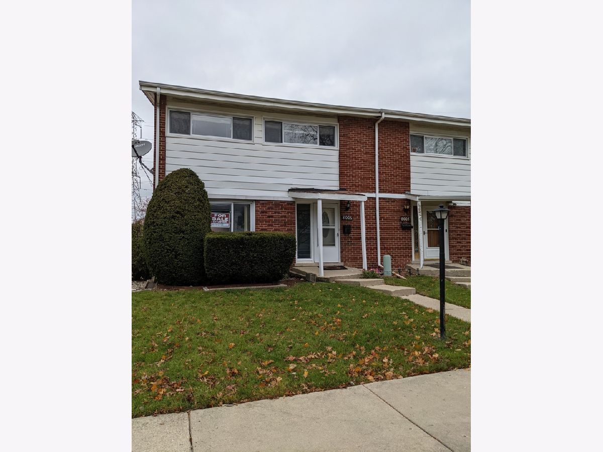 Townhomes Sold Courtland Park Niles Illinois, 8006 Lyons