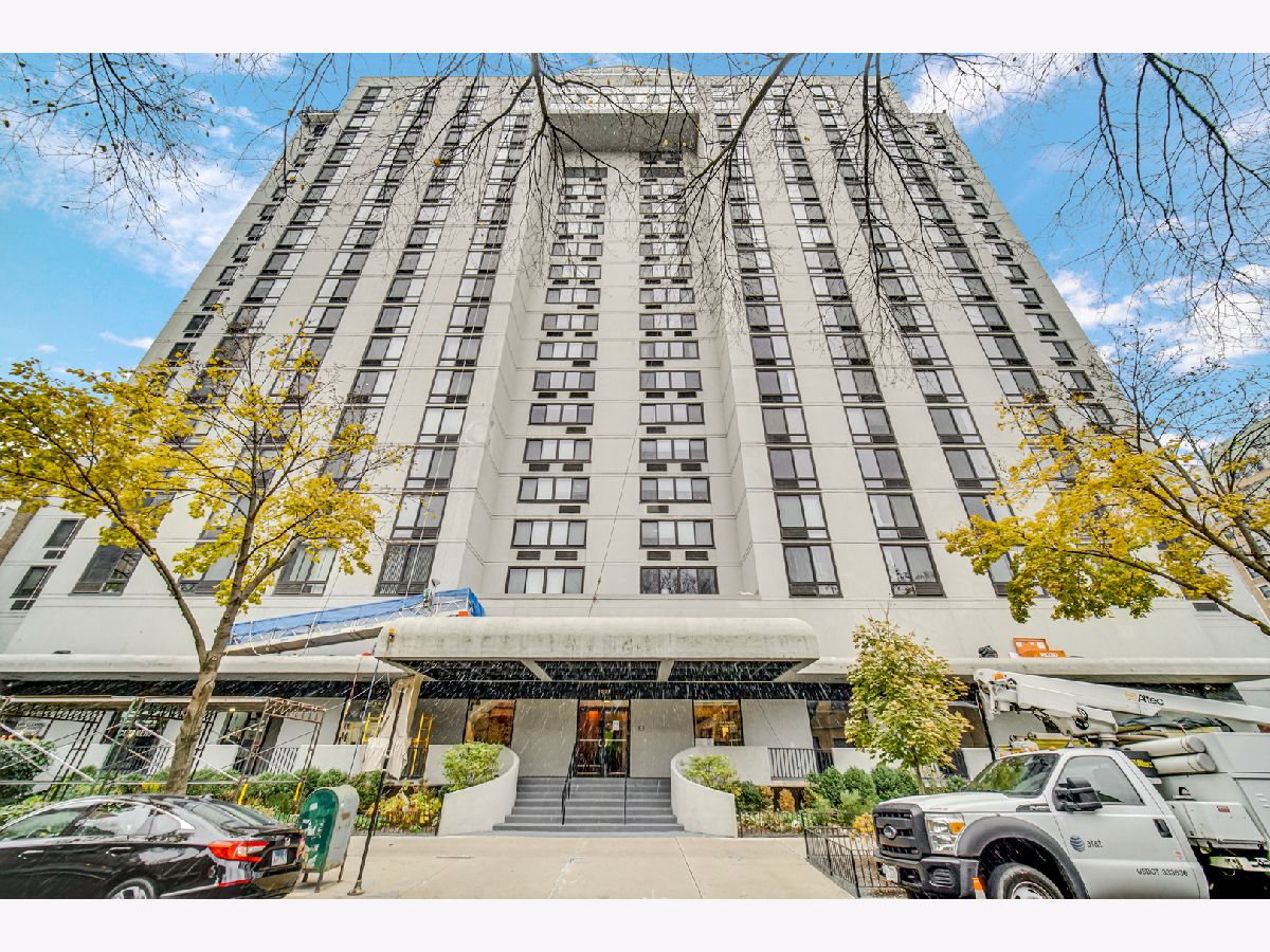 Condominiums Sold The Towers Chicago Illinois, 1221 Dearborn