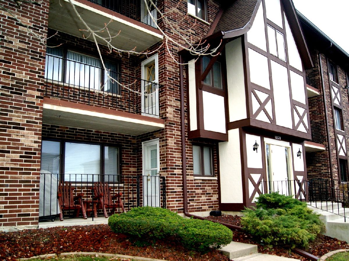 Condominiums Sold Ridge Cove Chicago Ridge Illinois, 10528 Ridge Cove