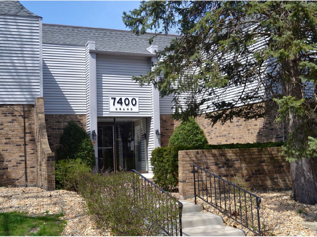 Condominiums Rented Fairview Commons Downers Grove Illinois, 7400 Grand