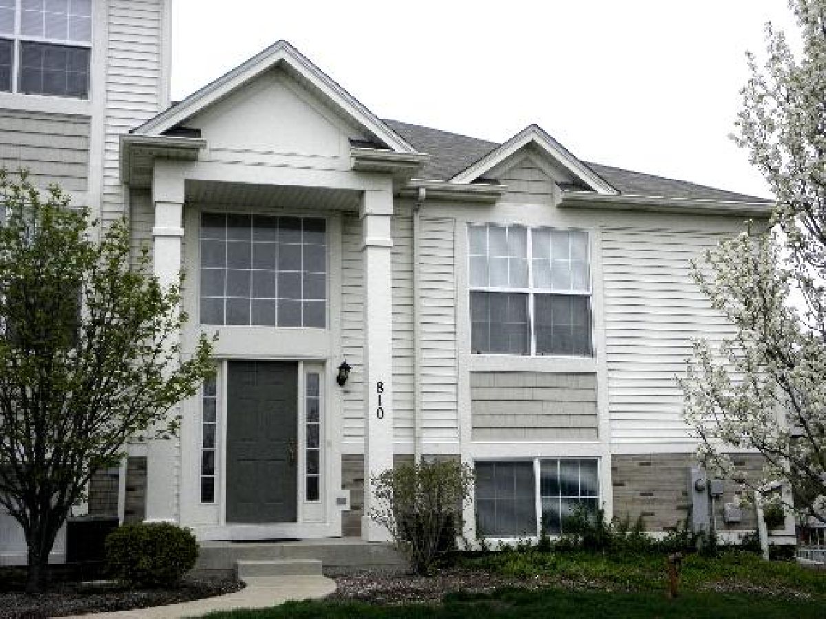  Rented Shorewood Illinois, 810 Summit Creek