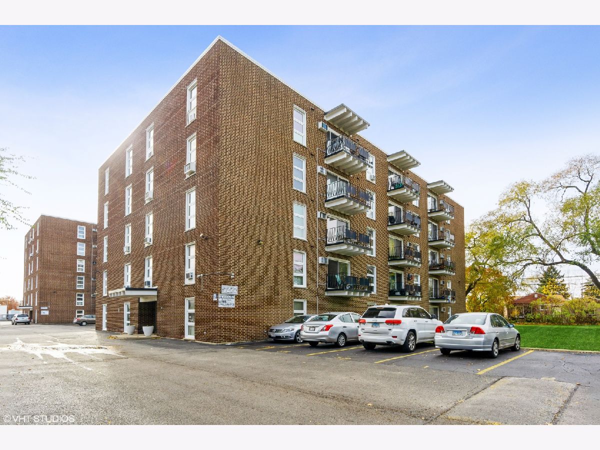 Condominiums Sold Northwest Terrace Chicago Illinois, 7227 Higgins